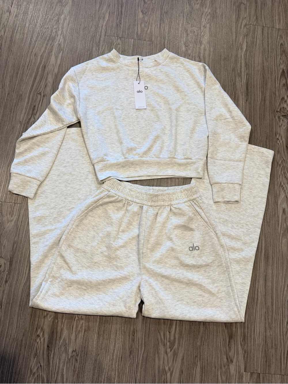 ALO Yoga Women Cream Cozy Crop Sweatshirt & Jogger Pajama Set